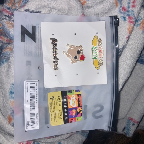 SHEIN Friends Themed Enamel Pin Set - Picture 2 of 4